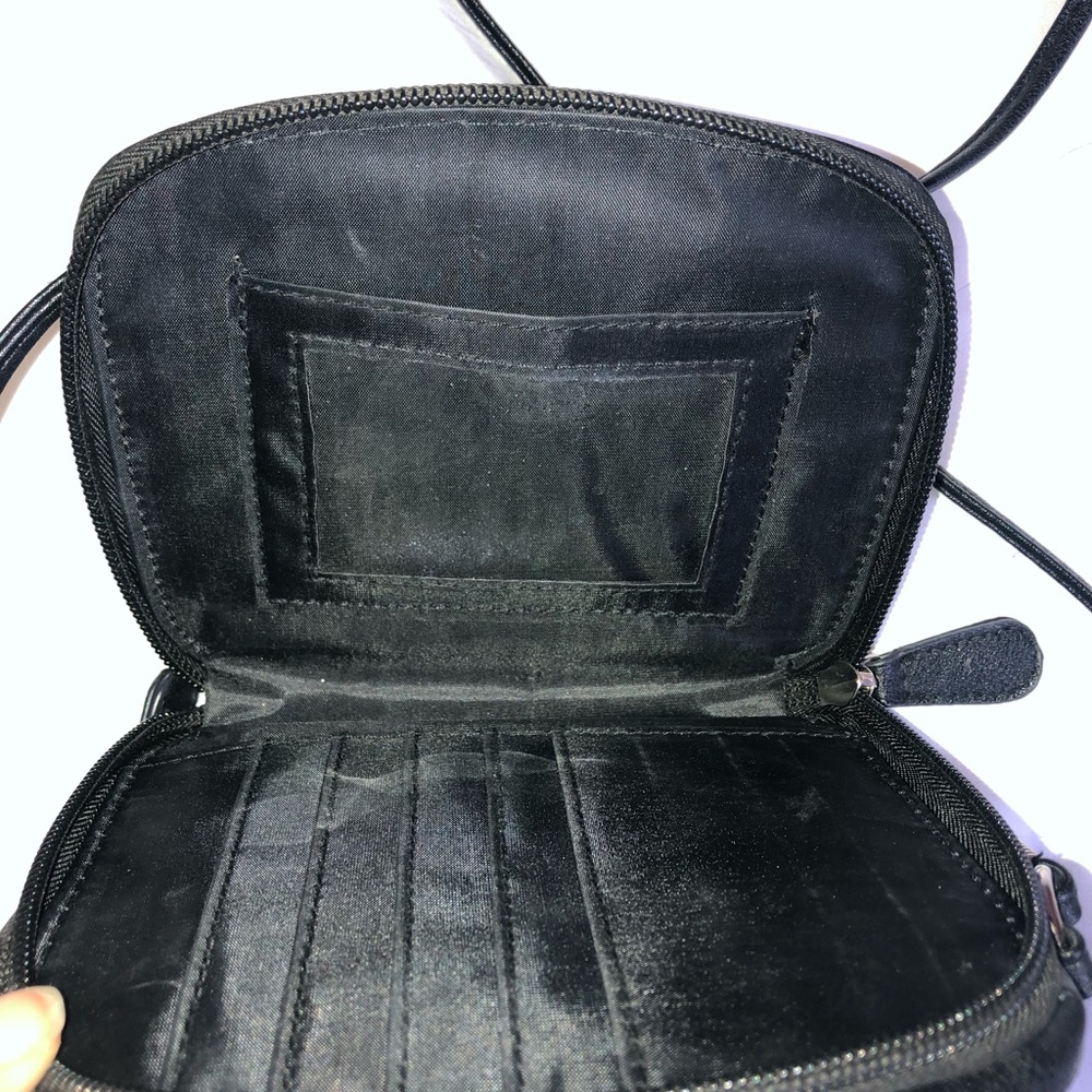 black purse - Picture 6 of 8